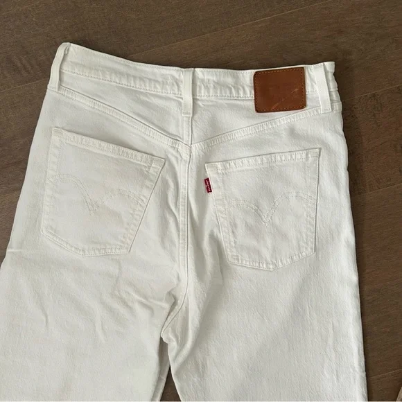 Levi’s Ribcage Straight Jean - Picture 9 of 13